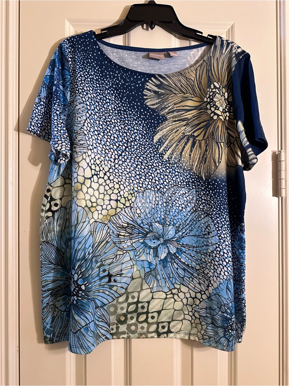 Chicos Short Sleeve Shirt